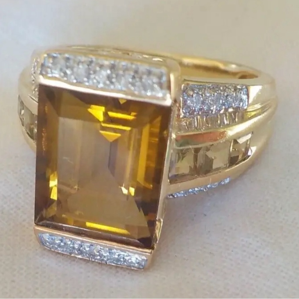Yellow Gold Cocktail Ring with Emerald-Cut Citrine and Accent Stones